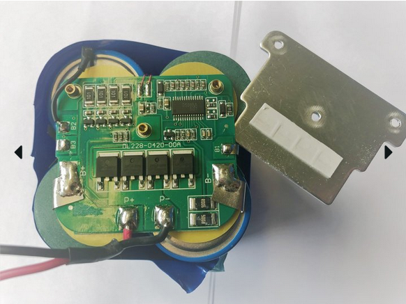 EREMIT 12V 6Ah F2x2 LiFePo4 Akku mit BMS + XT-60 Stecker