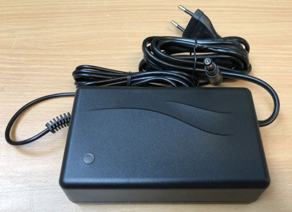 Ladegerät für Crosswave ED2 E-Bike Akku 25V 2.35A, Hohlstecker