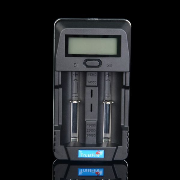 Keeppower L4 Ladegerät für Li-Ion 3.6V / 3.7V und Ni-MH 1.5V Akkus